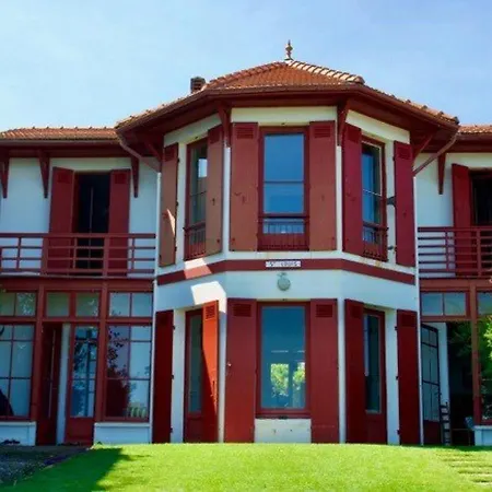 Superbe Face - 11 Pieces, 15 Pers, Jardin, Acces Direct - Fr-1-433-17 Вилла *